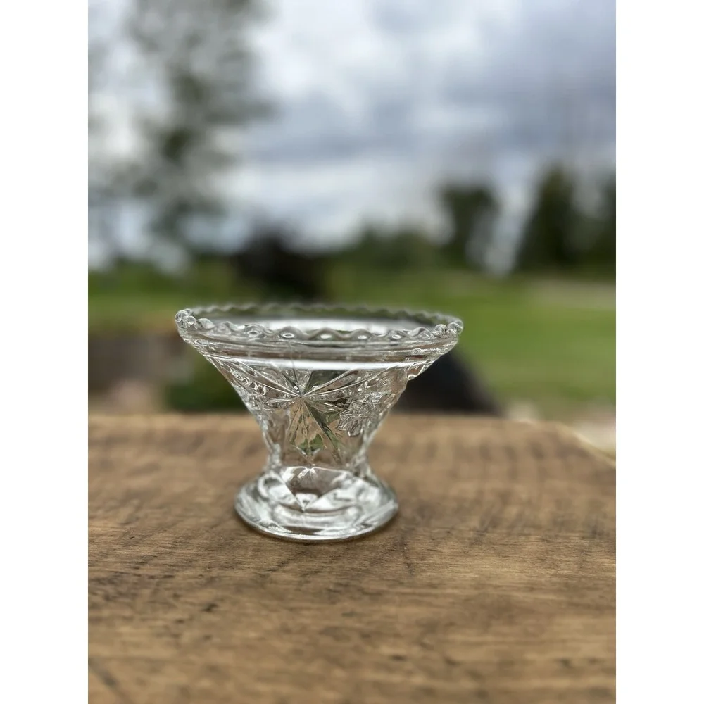 Vintage Clear Pressed Glass Footed Compote Starburst Daisy Candy Dish 5